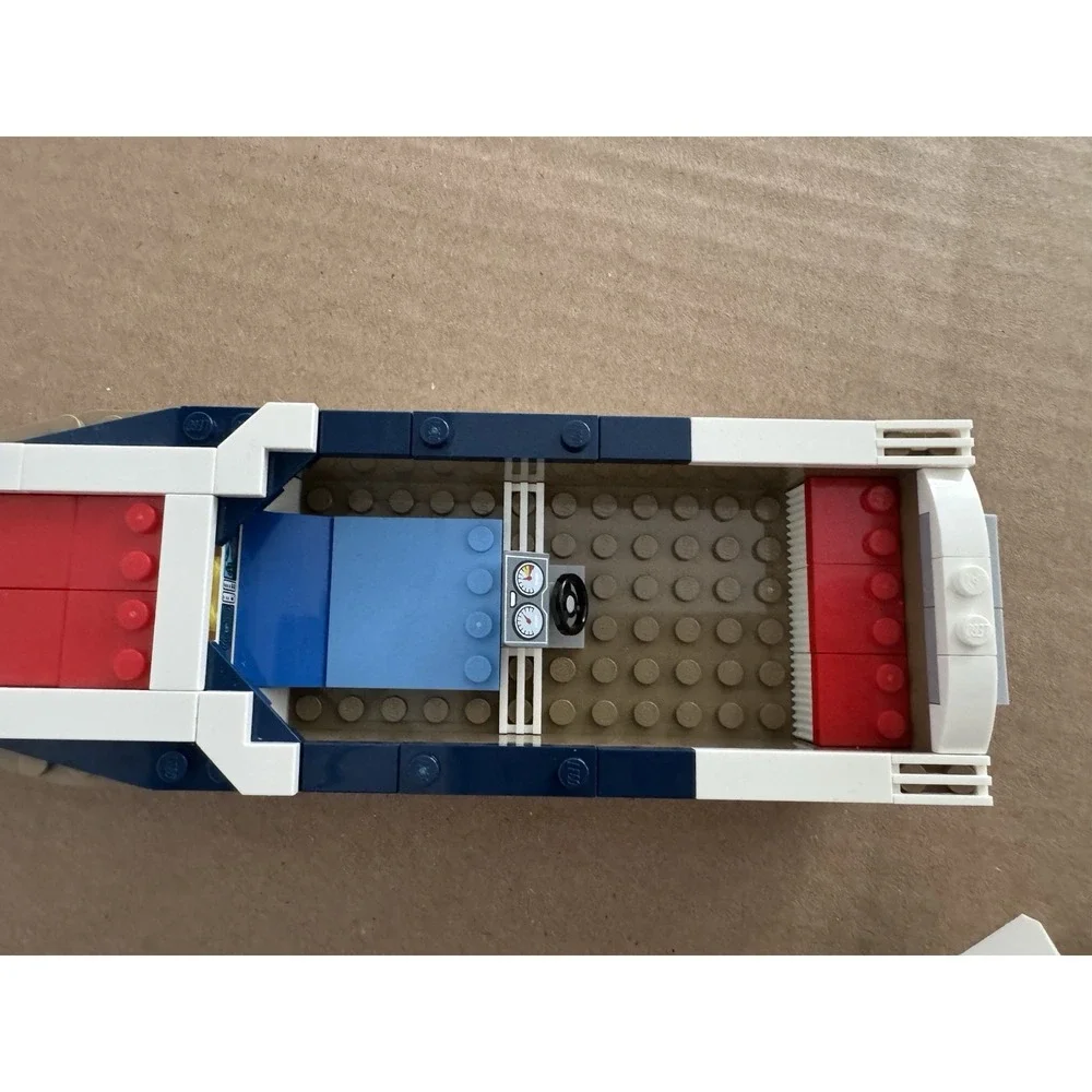 LEGO City De Luxe Boat with Windscreen from 60222 Harbor Diving Yacht Set Floats